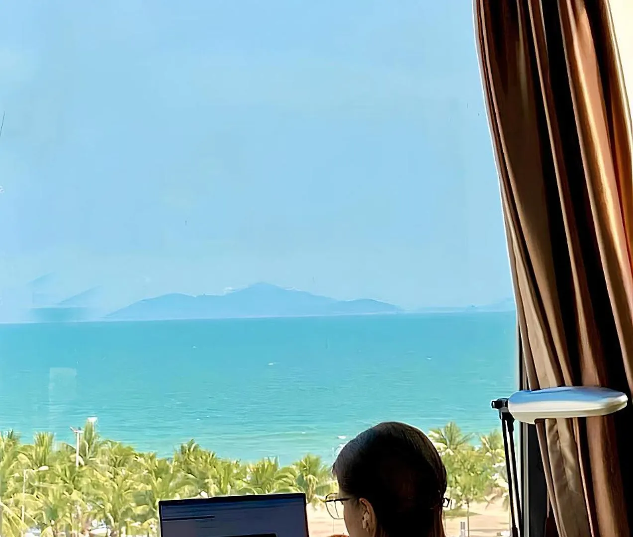 Waikiki Beach Hotel Da Nang contacts