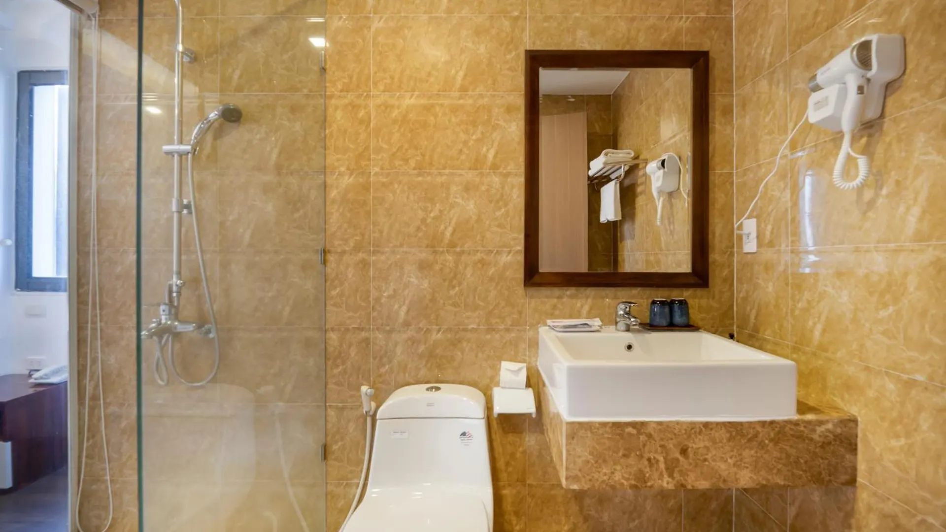 Waikiki Beach Hotel Da Nang 3*,